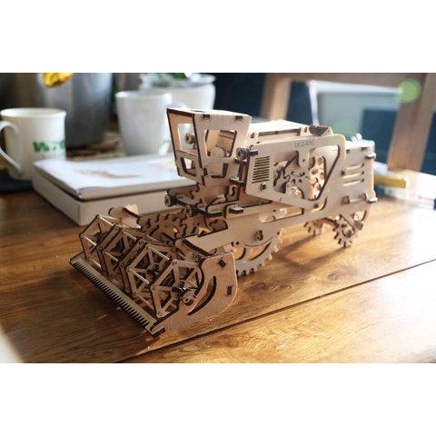 Механический 3D-пазл UGEARS Комбайн Превью 5