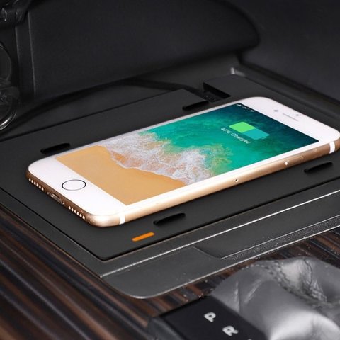 Безпровідна зарядка QI для Toyota Camry 2018-2021 р.в. (10 Вт) Прев'ю 1